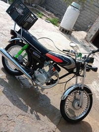 دراجه لبيع سعر 400لمكان جسر ديالى لتقديم 07733385077