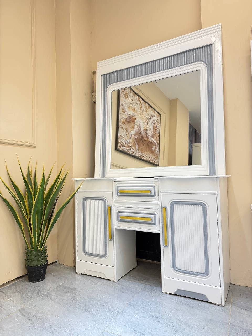 غرف  نوم بانسب الأسعار توصيل وشد متوفر لجميع محافظات العراق ***********
