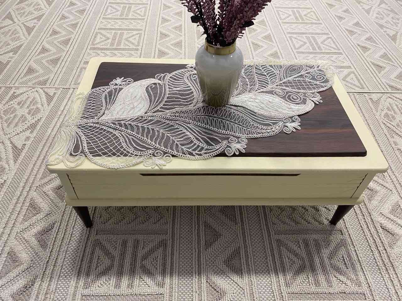 ميز تلفاز مع طبله وسطيه مع طبلات جانبيه اخو الجديد السعر ٢٠٠ وبي مجال رقمي***********
