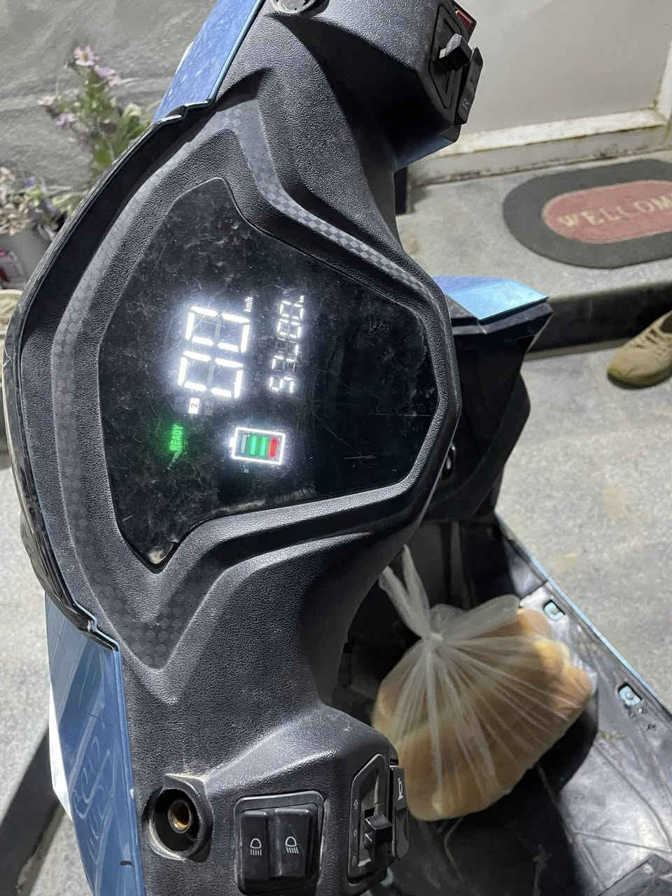 دراجه شحن للبيع 5 بطاريات جديده مصارله ٤ اشهر من اخذته مابيه نقص كامله السعر 450 الف وبيه مجال بسيط مكان كربلاء للاستفسار***********
