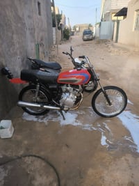 دراجة للبيع مكفولة من كلشي لاتنقيص ولاتبخير مكينة ناعمة ب300 وببها مجا...