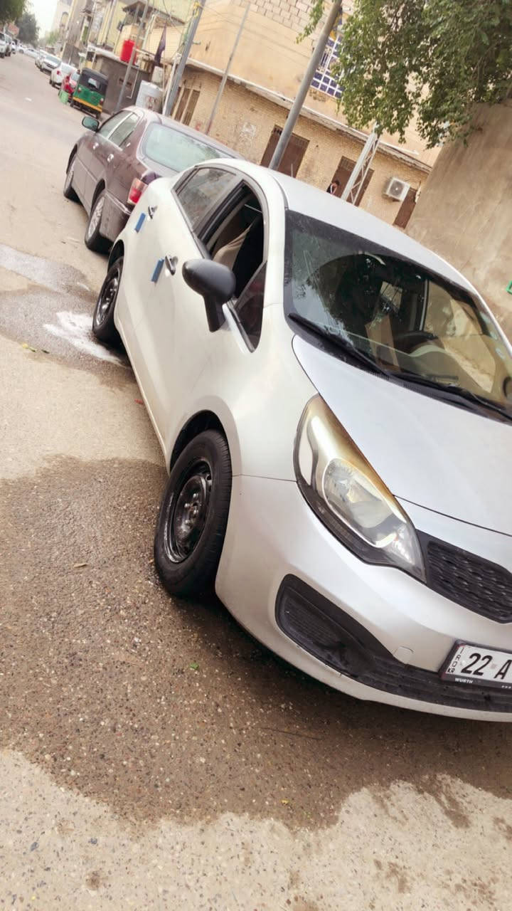 سلام عليكم 
كيا ريو ادوات موديل 2015 
كصه جنطه متومه وكامله
محرك 1600 
بيع او مراوس مكاني بصره 
*********** بي واتساب
