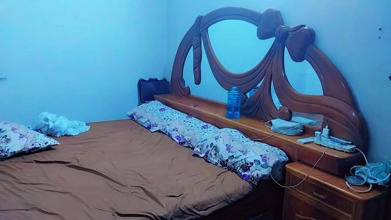 سلام عليكم
غرفة نوم للبيع جدا نظيفة سبب البيع تجديد اثاث فقط
السعر مليون و٤٠٠
خشب عراقي شغل درجة اولى
لاضربة ولا شخوط والقفال واليدات كاملة مابيها  اي نقص
للتواصل واتساب ***********
