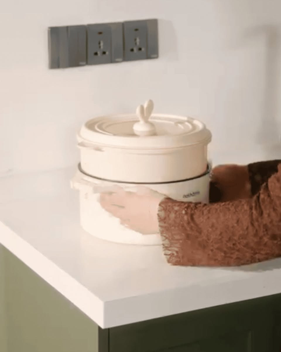 اطبخ وبخّر وجبتك بنفس الوقت ووفر نصف وقتك! 🍲✨ قدر الطبخ والتبخير الذكي بتصميم نورديك عصري وأنيق
باختصار.. ليش تحتاجه؟
⏱️ طبقتين معاً: اطبخ وجبتك تحت، وبخّر (خضار سمك، مانتو) فوق بنفس اللحظة
🧼 تنظيف بثواني: وعاء داخلي "تيفال" يمنع التصاق الأكل تماماً
🐰 شكل مميز: غطاء زجاجي بمقبض "أذني أرنب" يضيف لمسة كيوت لمطبخك
⚡ خيارات تناسبك: متوفر بقدرة 800 واط و 1350 واط

#بغداد #مطبخ #طبخ #جدر #غداء


**إذا كنت صاحب هذا الإعلان وتريد حذفه لأي سبب، رجاءا أرسل رسالة إلى الدعم الفني**