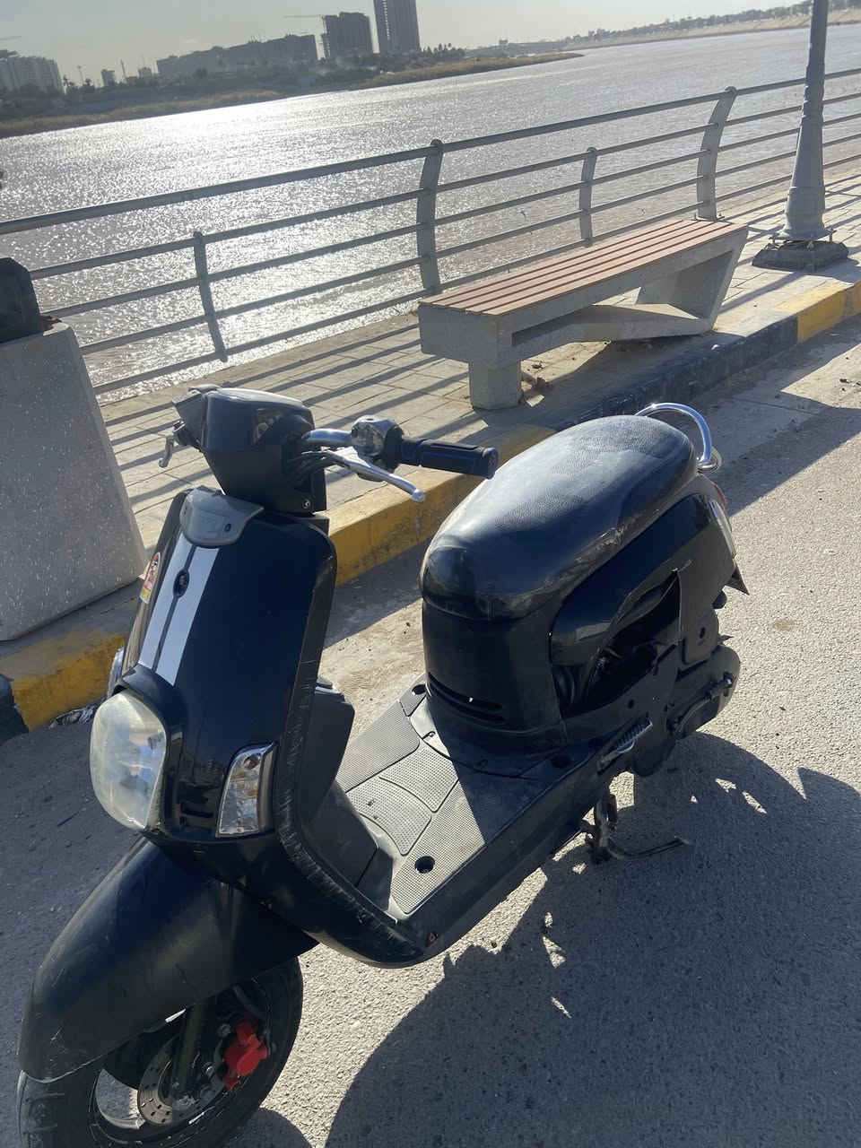 سلام عليكم دراجه بوليس للبيع مكفوله بس كفر مكسور السعر خاص ***********
