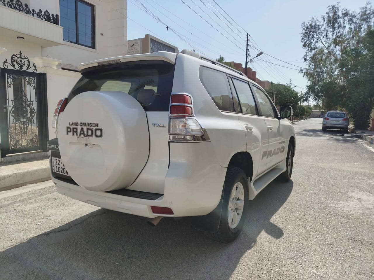 السلام عليكم 
برادو 2013 مكفوله
بدون صبغ وبارد وشخط
فول فول مواصفات 
6 سلندر 
مانع انزلاق ABS
نظام ECO الاقتصادي 
تبريد 3 قطع
تشغيل بصمه 
بصمة أبواب 
ثلاجه 
سقف سلايد
تحكم استيرن
تحديد سرعه 
شاشه جبيره 
حساسات
كامره خلفيه 
مري شفط
سبير تعليك 
كشن بلادي جلد
داخل قيسي
محرك وكير شرط كفاله 
رقم اربيل جديد 

مكان كركوك - داقوق

السعر ‼️ علق بتم يجيك السعر بالخاص ‼️

***********
