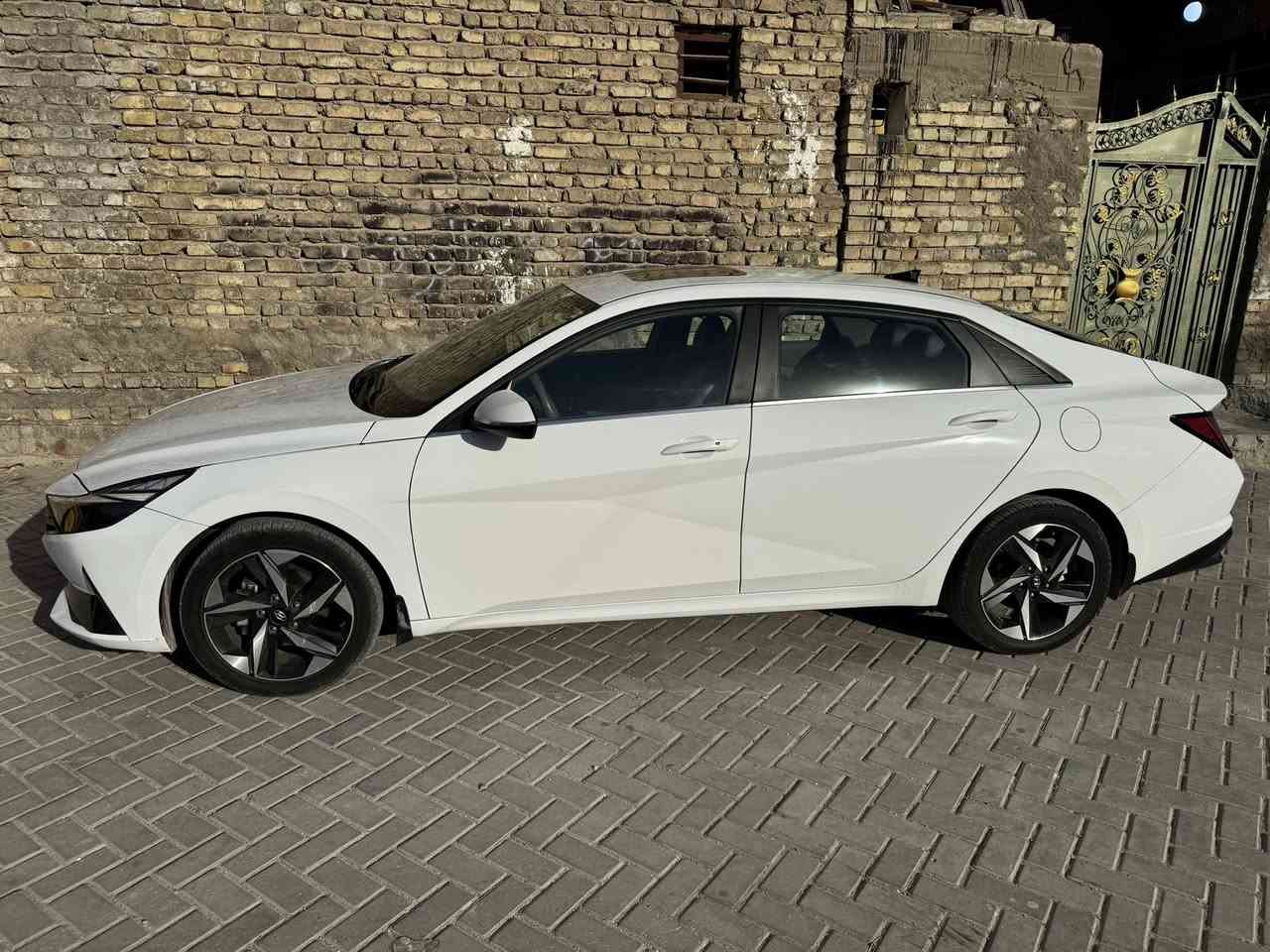 النترا 2021 خليجي
محرك 2000 دوش ماشية 60000كم
كير ومكينة مكفولات 
سيارة ب اسمي تحويل ثاني يوم 
سيارة مفولة 
السعر 165$
***********
