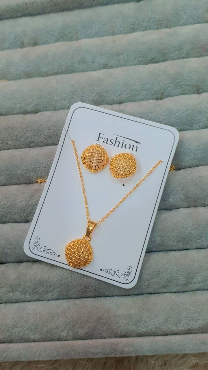 عرض خاص السعر ١٠٠٠

#كوني_فريدة_مع_اكسسوارات_جولدي
متابعة للصفحة ليصلكم كل ما هو جديد و مختلف لدينا
العنوان :بابل المسيب/شارع الاول مجاور معرض اوسكار 
لدينا توصيل لكل انحاء العراق3000

ادخلو للصفحة و اختارو الي يعجبكم و ارسلو من خلال ارسال مسج عبر
الواتساب ( ***********)
