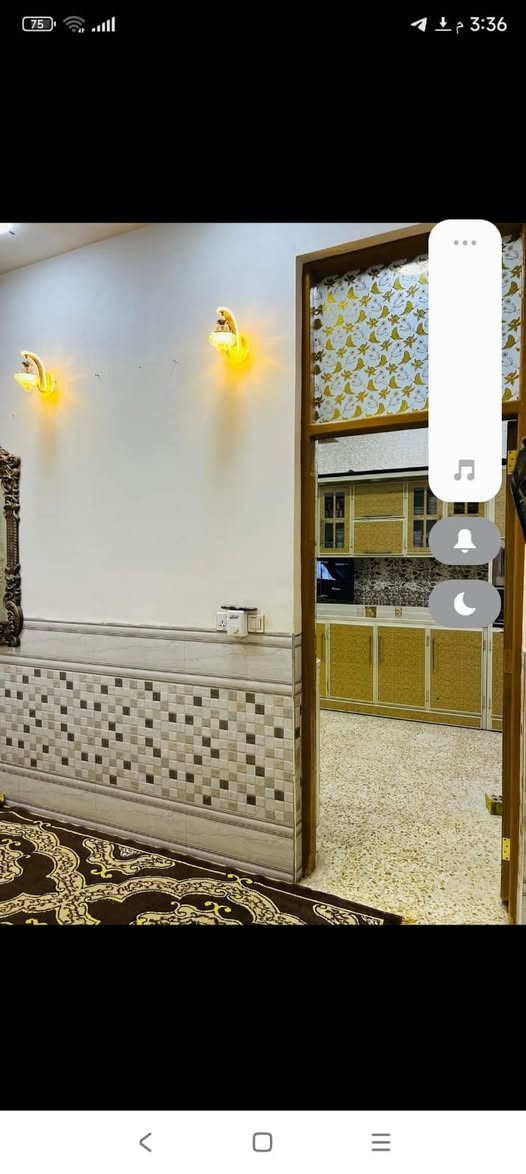 عندي بيت  للبيع بشارع 100
للبيع 3غرف نوم ستقبال صاله 
مطبخ عدد2فوك صحيات خارجية وداخليه  العنوان شارع ١٠٠ شارع أبو نبكه فوكالمساحه 100مربع دخل فرع البصف 
محطه غسل لوبكس سعره ب 90 
بعد عن الشارع العام تقريب 250متر رقم الهاتف *********** رقم ***********
