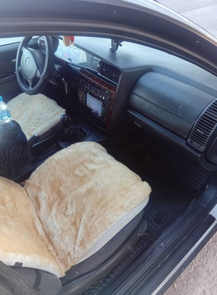 ئةو ئوبلة بؤ فرۆشتن فولة بةس گيرحادية موديل ٢٠٠١ تةبريد لةگةر سولفي بةناوي خومانة سةنةوي نوية 
*********** أربيل, العراق
