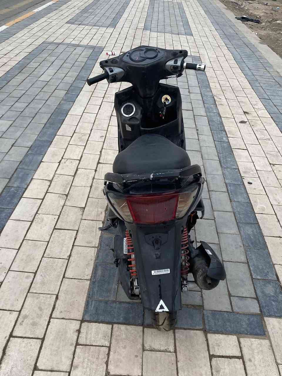 دراجه سكنس فحل كابريتر اي نقص مابيه 
السعر ٦٥٠
العنوان : بغداد الدوره ابو دشير
الرقم ***********
