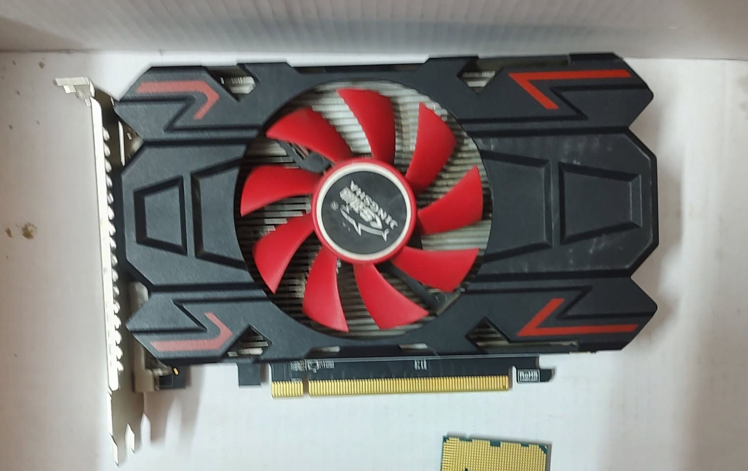 سلام عليكم كارت R7 240 4GB Gddr 5
الالعاب الي شغلتهم على الكارت

God of war 30 fps low

Assassins cred 3 50 fps height

Assassins cred orgins 30 fps  low

Gta 5 40 fps height

fifa 22 60 fps mdium

وكل هذة بسعر 25 الف بدون توصيل وية التوصيل 30 الف


**إذا كنت صاحب هذا الإعلان وتريد حذفه لأي سبب، رجاءا أرسل رسالة إلى الدعم الفني**