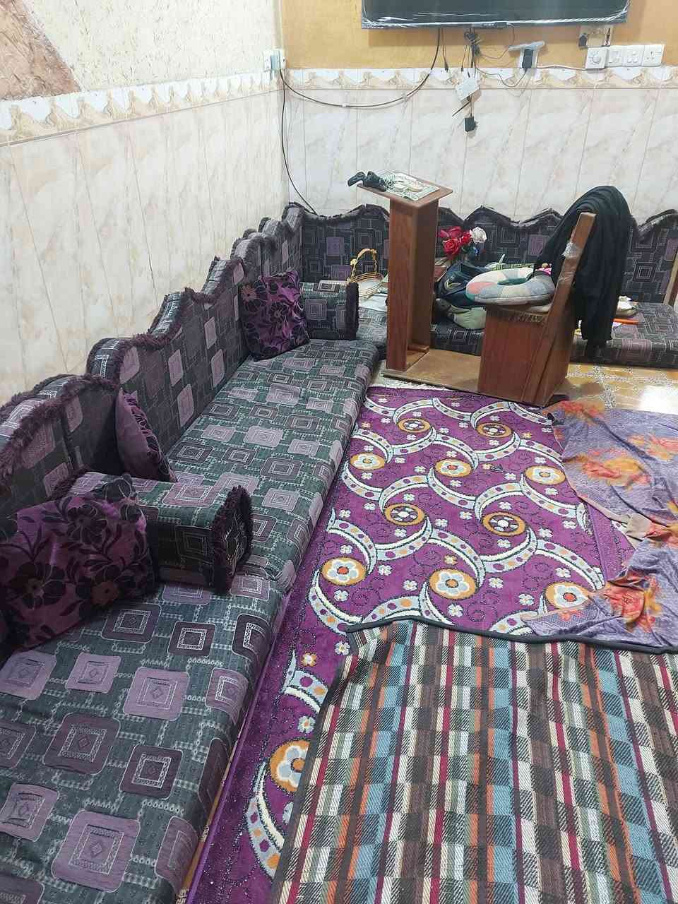 السلام عليكم
ديوان ارضي عدد المقاعد  21 مقعد 
يكفي غرفة استقبال مساحة   6×4  
#السعر 350 وبيه مجال  
العنوان :- بغداد _العبيدي 
للتواصل ***********
