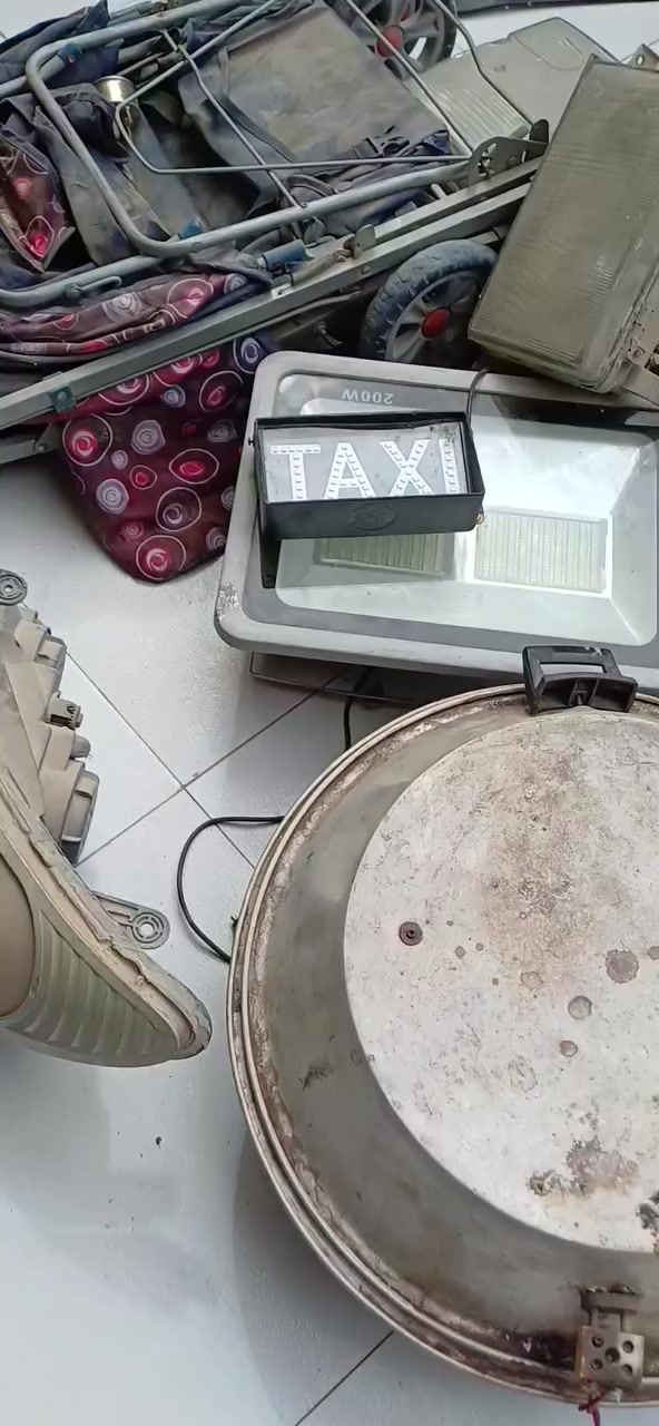 سلام عليكم غراض للبيع ابيعهن شلعه وحده  *********** اذا ماعندك رصيد بس رمش
