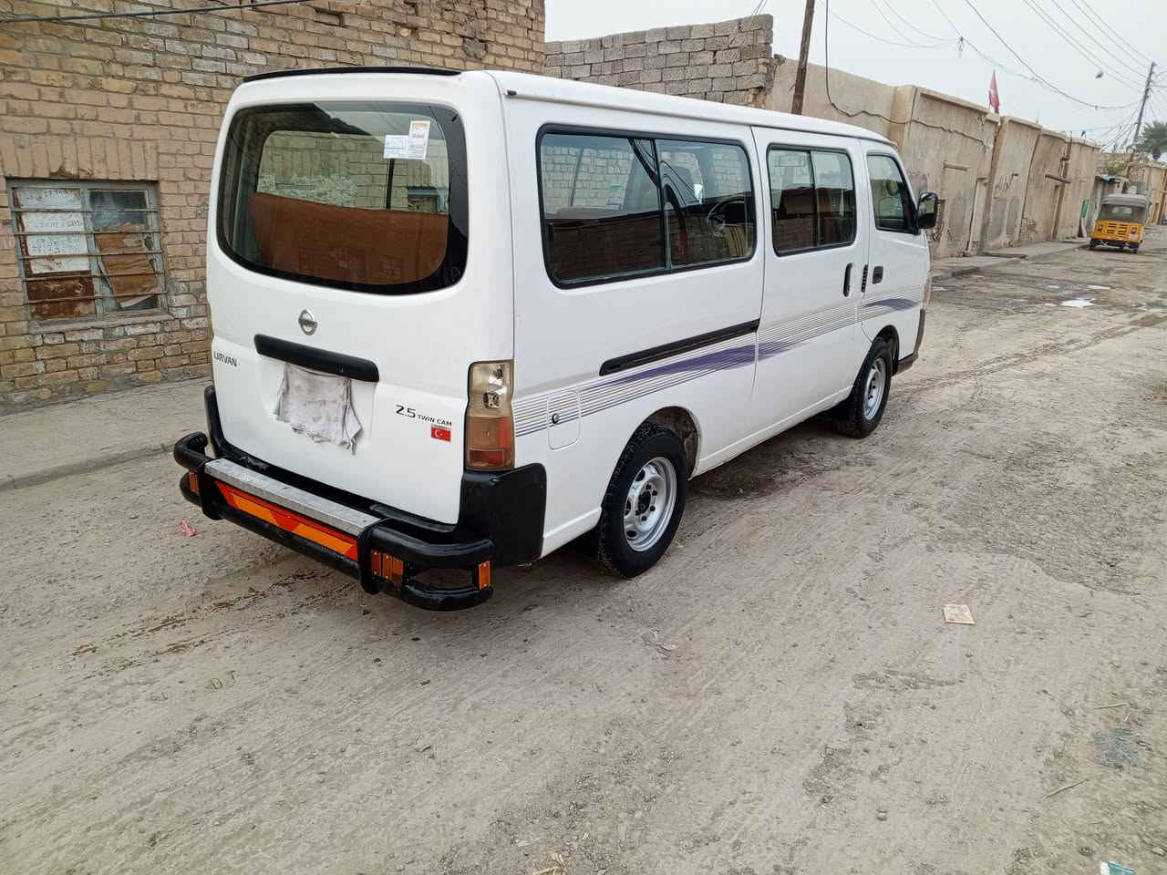 سلام عليكم نيسان للبيع موديل 2010 رقم بغداد انكليزي مكينة كير اكسن خير من الله سيارة جاهزة من كلشي 
مكاني ابو غريب  ***********
