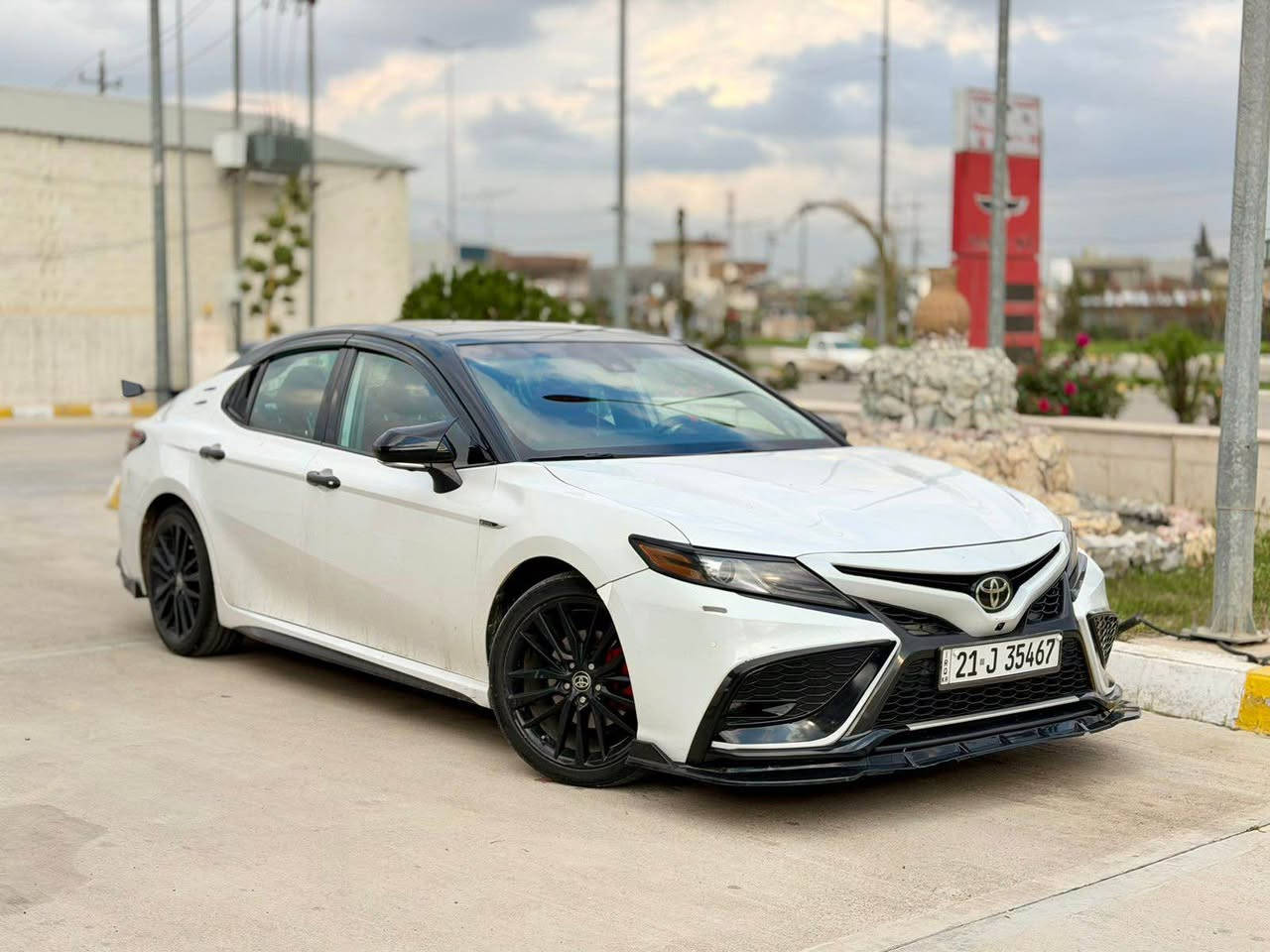 السلام و عليكم 

سيارة للبيع فقط بدون مراوس 

نوع السيارة : تويوتا كامري 2023

مواصفات: XSE فول مواصفات 1/1 بانوراما سقف اسود

مكينة: اربعة سلندر حجم 2.5L  

ضرر: بونيت و جاملخ تبديل بلادي و باب سايق ضبغ 

حادث سيارة خفيف ارباك ماطاك كلها بلادي

رقم سيارة: مرقم السليمانيه دولي سنوية جديد  

سعر : 205$ فقط وبيها مجال للشراي 

سيارة حلوة ونظيفة مال بيت جاهز بدون اي نواقص 

عنوان: كركوك داخل مدينة 

اخوان انى مكلف بلنشر خابر صاحب السيارة

للاستفسار والتواصل اكثر واتساب 
*********** كركوك, العراق
