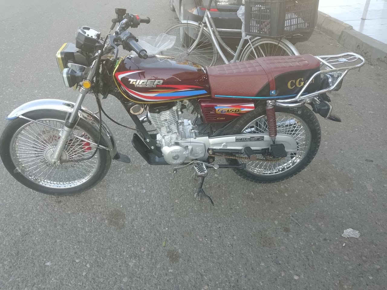 سلام علیكم دراجه تایكر شركه هونزدا مودیل24  مو سونلینك العادی اربعه كیر مكینه غطاس فول قوه وشلعه وسرعه شی نظیف ومرتب بدون ای مصروف ولا ربع السعر 700وبی مجال مكانی كركوك ***********
سەلام و عەلەیکم ماتۆڕی چوار گێڕی تایگەر شەریکەی هۆنزدا مەکینەی غەتاس 2024 دووسەو پەنجا مەسروفی نیە ژەنگی نیە تەنگی لۆک لۆکە گشت گیانی سعری 700هەزار و مەجال ڕەقەم و ناونیشانم نوسراوە😍
