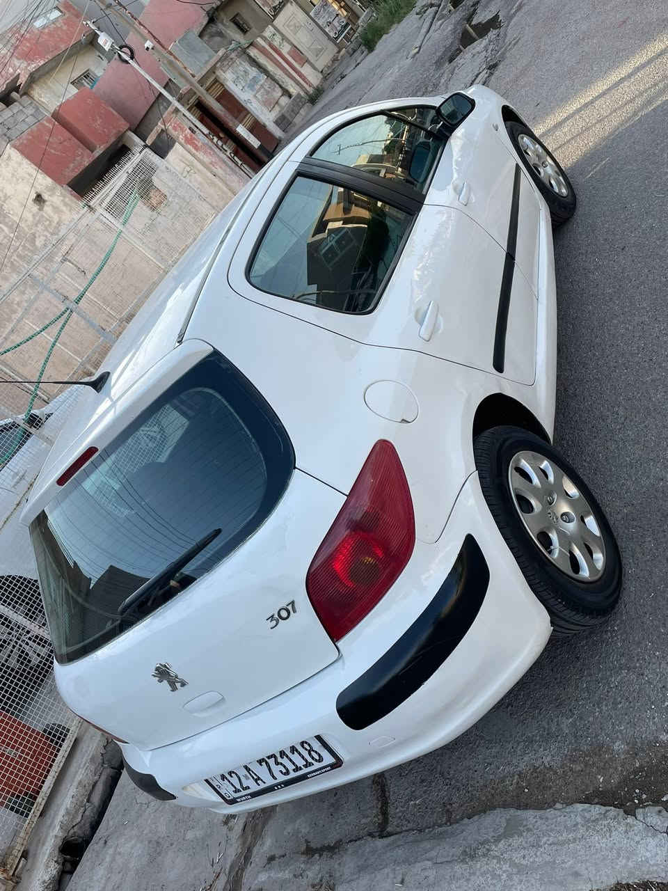 بيجو307 موديل 2005  تدفئه تبريد طخم تاير جديد شاشه كامره داخل جديد رقم نينوى انكليزي بيها الجاملغ الامامي والدوسه صبغ فقط السياره بسمي سنويتها جديده 
السعر 52 وبيها مجال
***********

