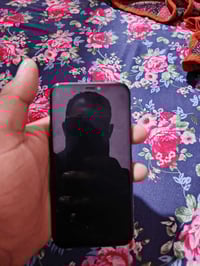 ايفون 11 برو • ٦٤ • بطاريه ٨١٪