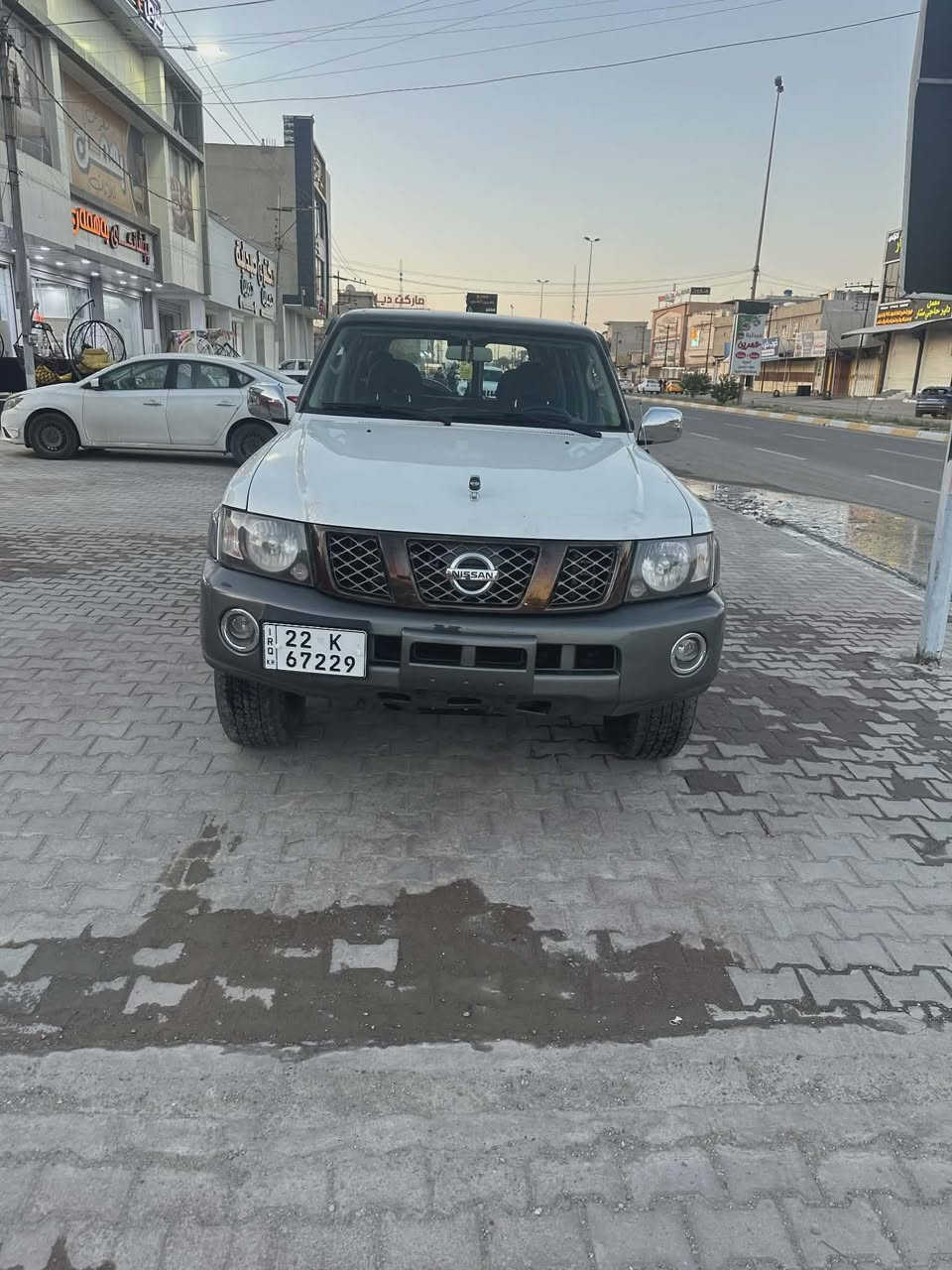 السلام عليكم 
نيسان بترول صفاري للبيع 2019  دفع رباعي أوتوماتيك فول مواصفات بس بدون سلايت 
مكفولة كفالة عامة بدون صبغ بدون بارد 
ماشية 51الف  العنوان كركوك 
للاستفسار ***********

