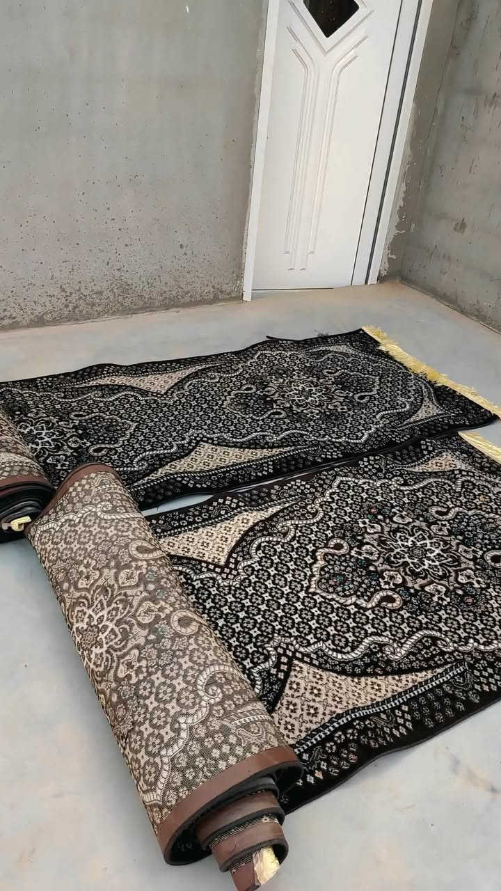 ئەم جوتەقاڵیە بۆفرۆشتن 6مەترە شتێکی جوانوپاکە شوێن قەزای ڕزگاری ژمارەی خاوەنی  نرخی 75هەزارەە ***********
