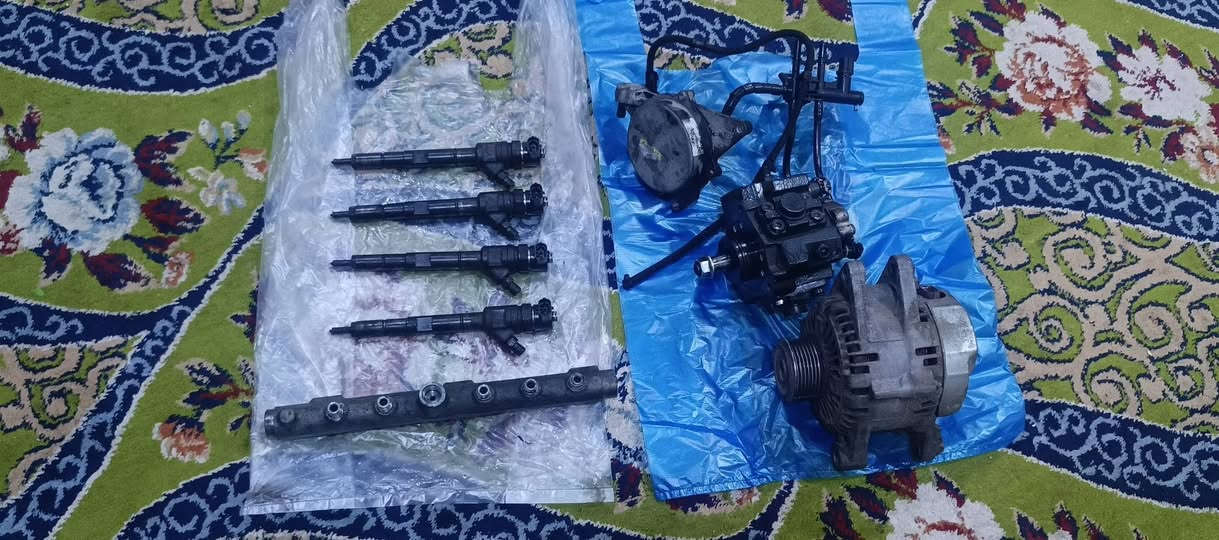 سلام عليكم عندي
نوزلات مال 12 سبلاين 
تاروسه 
كابسه
مسطره
دينمه شرط الشغل 
الرقم ***********
