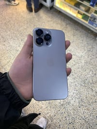 15 برو ماكس 256 تك  بطارية 88 مبدل شاشة  بطارية 88 سعرة 520 رقمي وبي و...