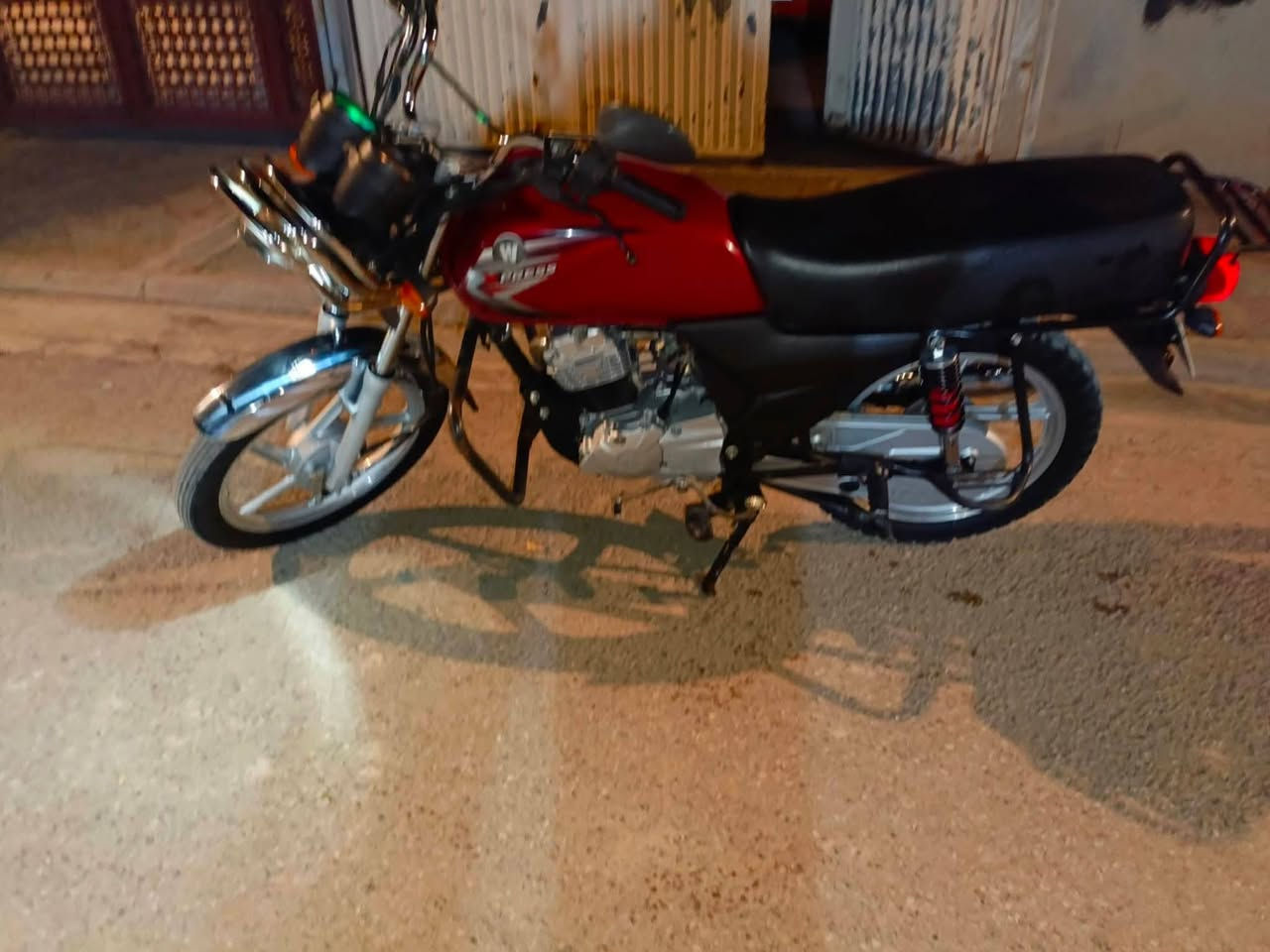 السلام عليكم ماطور اكس بركس للبيع مسجل باسمي  من ثاني يوم احولك مابي اي ضرر سعره مليون 800 وبي مجال للاستفسار ***********
واخوان رجاء بيع نقدا فقط
