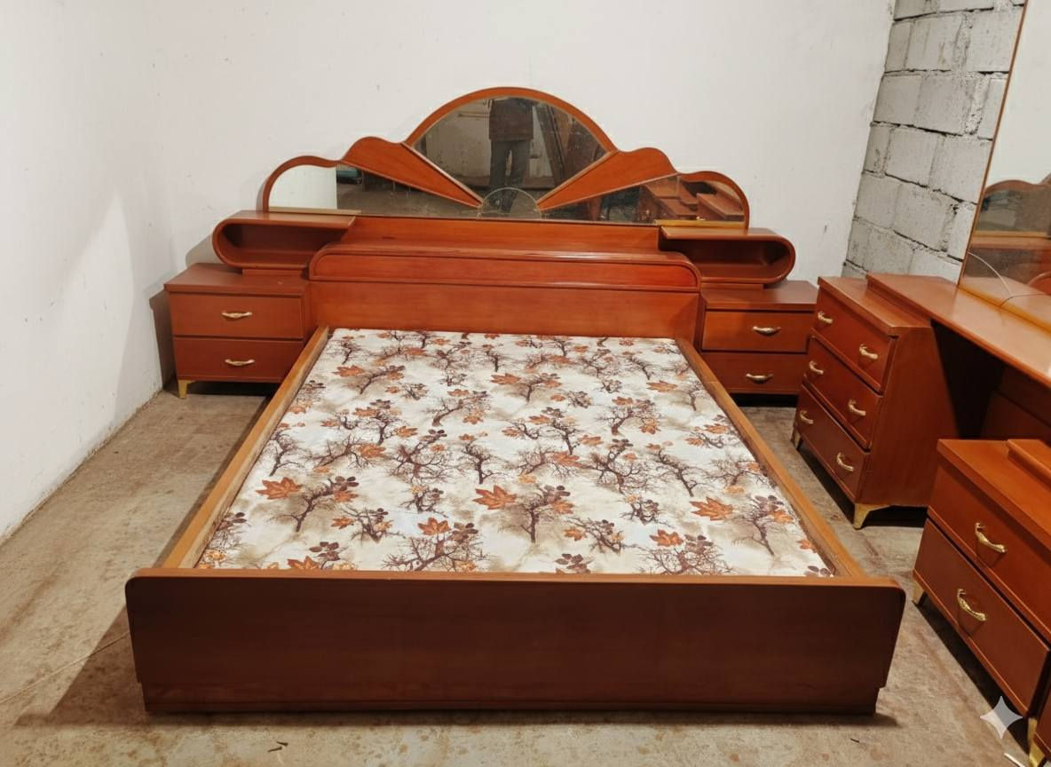 غرفة نوم صاج ست أبواب ملحق شرط النظافه اي عيب مابيهة السعر 500 ويرهم مراوس والعنده يبيع اشتري الشراي يجي خاص اويتصل برقم ***********مكاني كركوك
