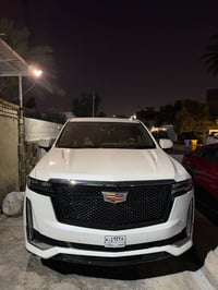 كاديلاك اسكاليد موديل2023 بدون رقم منفيس بسمي سيارة بيها قطع صبغ ابيع ...