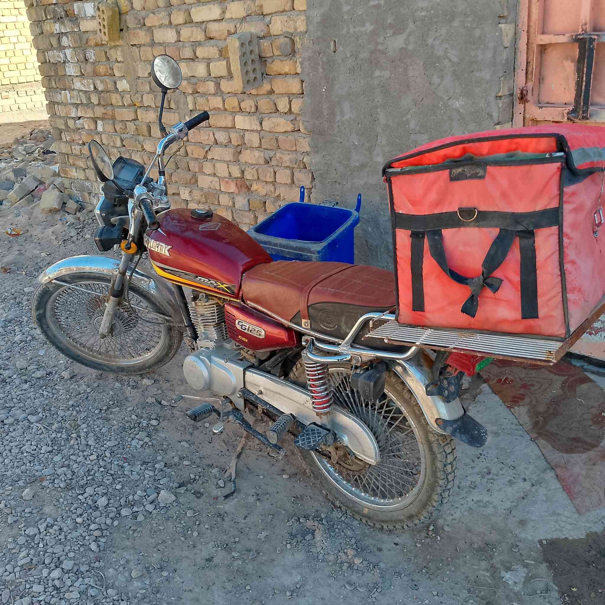 دراجه ايراني 4 قير موديل 23 السعر 600 وبيها مجال ***********
