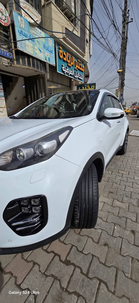 السلام عليكم
للبيع كيا سبورتج خليجي  موديل ٢٠١٧فول مواصفات١/١
السيارة Gt line اعلى فئة ماشيه ٦١ الف 

المواصفات 
بانوراما
بصمة ابواب و تشغيل
ترحيب ذكي 
سايد برك دكمه
وضعيات قيادة
داخل لونين قرميدي
        
صندوق كهرباء ذكي عند الاقتراب 
المقاعد كهرباء
تبريد قطعتين 
مناخ منفصل 
اشاير بالمري
مري شفط
لد نهاري
انارة ترحيب 
حساس امامي وخلفي 
وبعد هواي مواصفات

العنوان بغداد الصليخ 
للاتصال (***********)
السيارة بيها شوية بارد على كد شبر بالباب الخلفي 
وطخة كلش  زغيره بالصندوق
