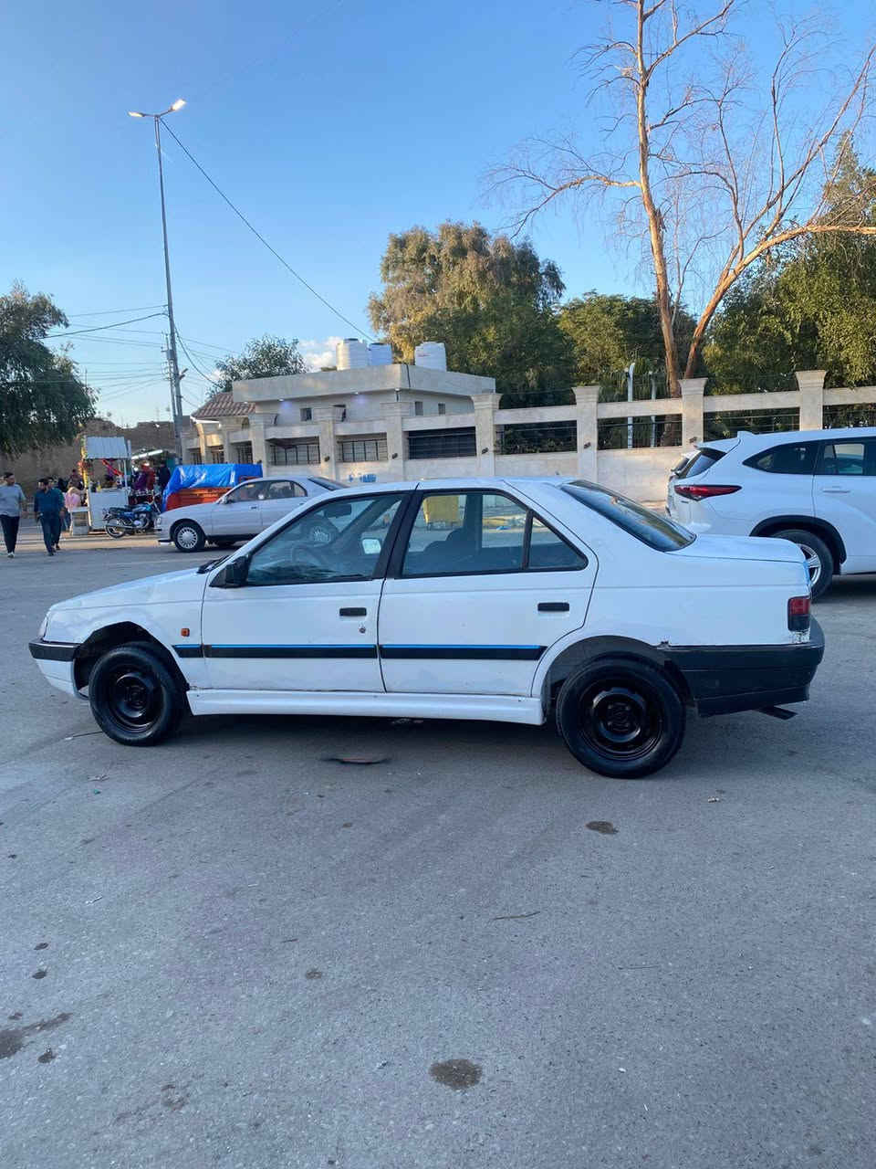 سلام عليكم بيجو.405موديل2010
سنويه ل28 السياره مكفوله من كلبه وضربه وتبديل تخم تاير مكينه وكير خير من الله وحداده وباتري جديد السياره كهربائيات ع وضع الشريكه سنتر لوك قفال كله شغال السياره جام ومسجل مضخم 4سماعت
مكان البصره  قضاء القرنه
السعر 23
***********
