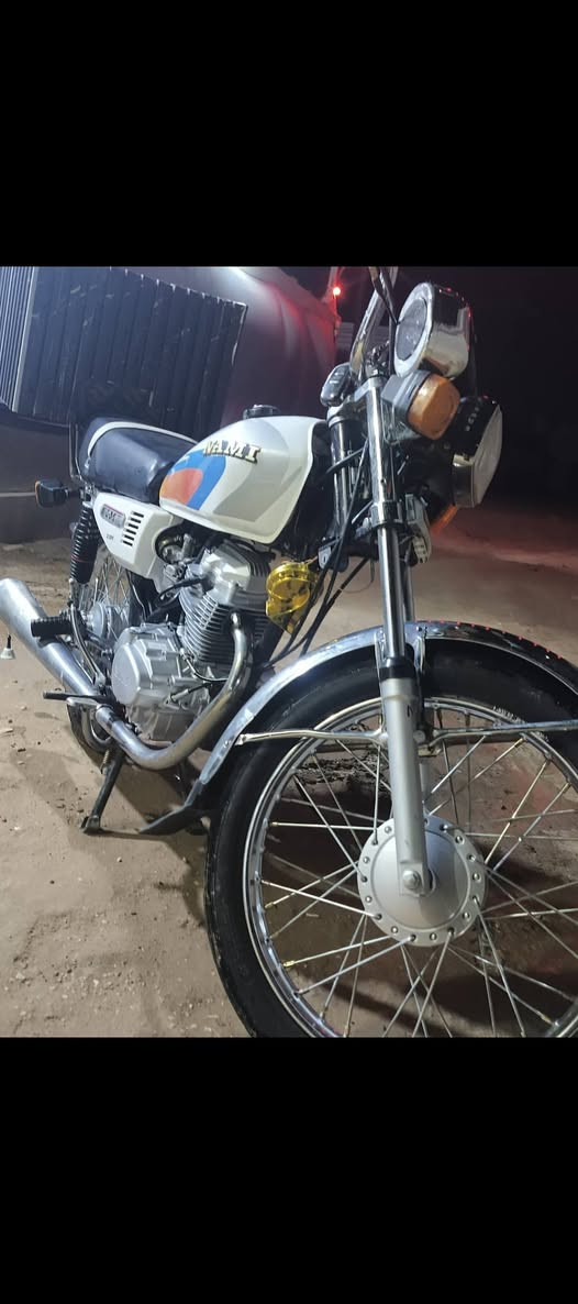 دراجه نامه موديل 23 وطالعه قبل سنه ومامتعوبه اوراق سكنر السعر 550 وبيها مجال مبدل بيها كور كامل ودراجه نضيفه ***********‬‏
