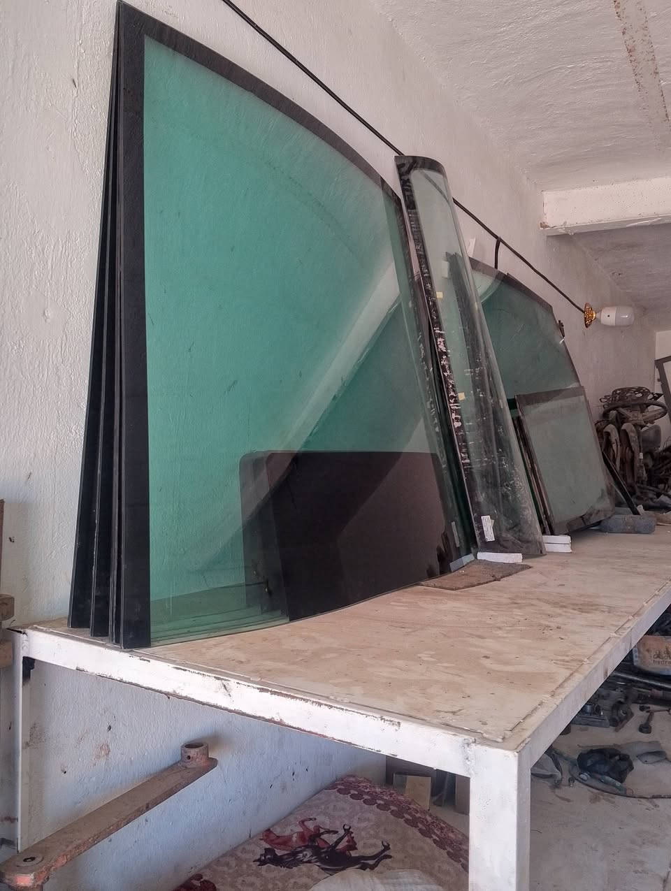 السلام عليكم جام جيسيبي موديل ٢٠٠٠ او موديل ٩٦ موجود كمية موبايل ***********
