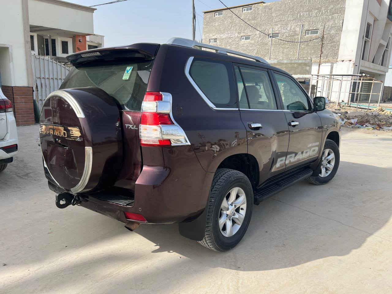 برادو للبيع موديل 2013 بيه قطعتين صبغ فقط مكينه 4 سلندر سياره جديده وحلوه احلى من الصوره بيع ومراوس حسب القناعه السعر 200 وبيه مجال مكاني الحله الحمزه الغربي للستفسار على رقم الهاتف ***********
