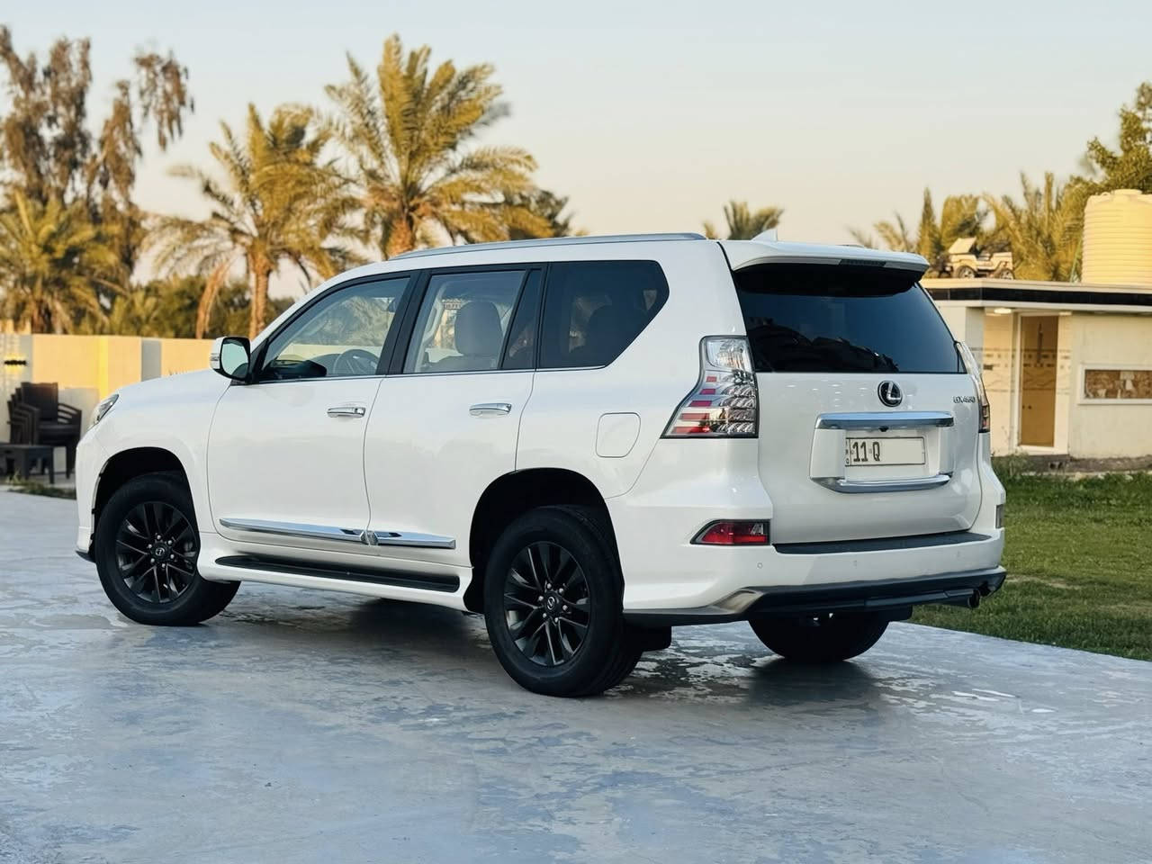 السلام عليكم
للبيع 
لكزز برادو  2022
gx460 premium
محرك 8 سلندر 
4600cc 
السيارة ماشية فقط 28الف 
 السيارة جديدة
.وارد امريكي 
.الحادث جاملق وبنيد 
.رقم بغداد بسمي 
.مواصفات معروفة فول 
.فتحة سقف 
.شاشة كبيرة لمس 
.شاشه ماوس 
.حساسات 
.رادارات بل مري 
. وتحديد مسار  
.كشنات كهرباء تدفئة تبريد 
.المقاعد الخلفية فتح واغلاق كهرباء
٣ قطع تبريد
.وبعد هواي مواصفات مامذكورة 

السعر430 ورقةوبيهة مجال 

مكان بغداد 

رقم الهاتف (***********)
