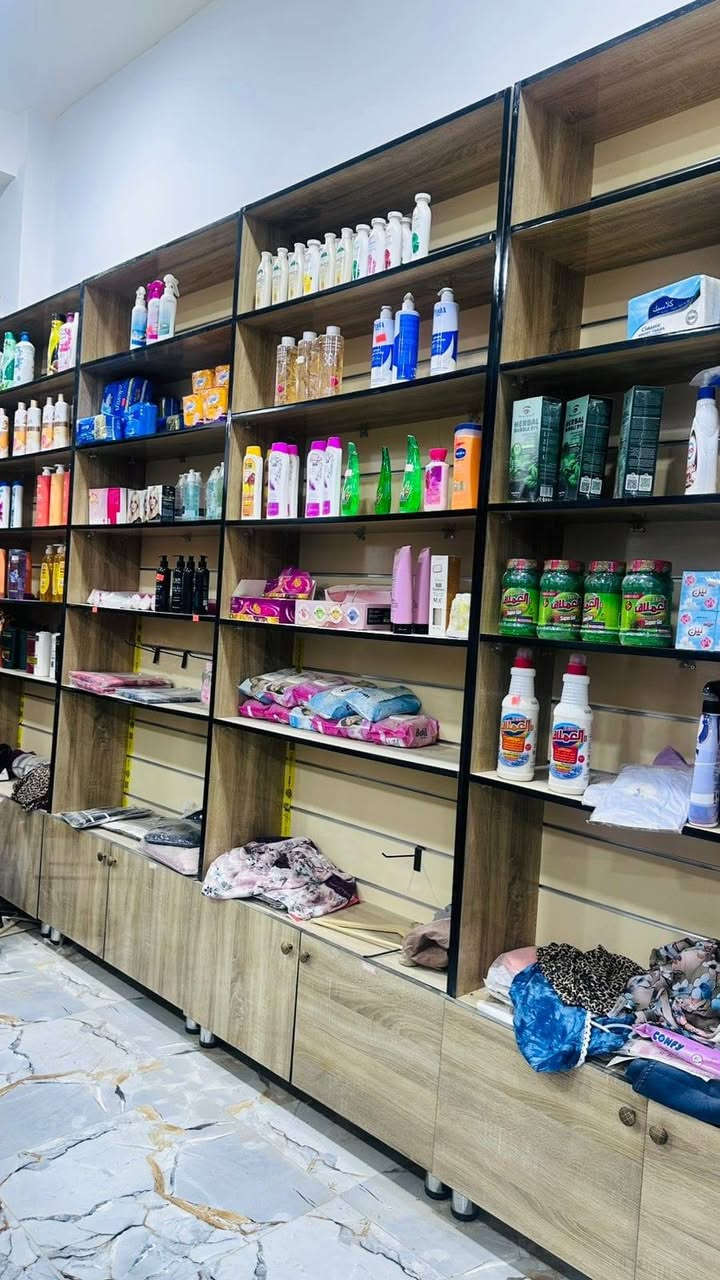 غراض للبيع تصفية محل
(ملابس أطفال * رفوف * ميز )

العنوان شارع  الإسكان

الاتصال على الرقم 
***********
