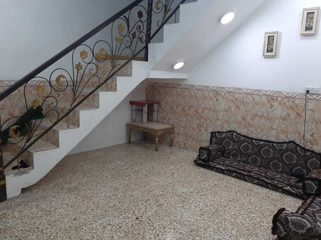 السلام عليكم
بيت للبيع مساحه 125متر زراعي شارع الكهرباء قرب شارع الشمري ابو الاعشاب
البيت بناء درجة أولى كامل الخدمات
للإستفسار ***********
