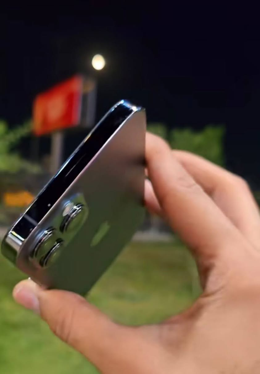 سلام عليكم ايفون 12 برو ماكس شرق وصط للبيع مابي اي ضرر بس مبدل بطاريه فقط وهاي شوفت عينك سعر خاص مكاني كربلاء رقمي ***********
