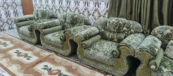 سلام عليكم تخم للبيع 9 قطع 
3 كبار و 6 قطع مع طبلات كزاز 1 جبيره و 4 زغار تخم نظيف سعر 300 وبيه مجال للاستفسار اتصل *********** 
*********** كوت حي الحكيم  مكلف بالنشر
