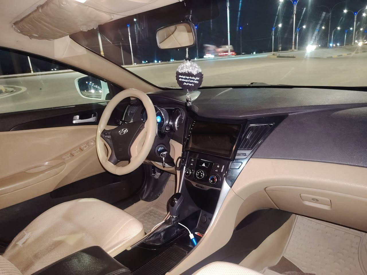 السلام عليكم سوناتا 2014
خليجي مكفوله السياره فقط بيها بارد اشبر واحد مكينه گير حداديه كفاله 
فول مواصفات فقط فتحه بالقماره ماكو 
مكان السماوه رقم هاتف ***********
السعر 143
