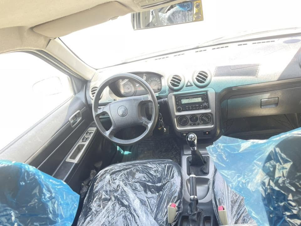 ماشيه 57 الف حقيقي 
 محرك مامفتوح وكير شرط
 سبير ما نزال
سياره عل وضع الشريكه

بيه جاملغ الكدام صبغ بدون دواخل
 
***********
