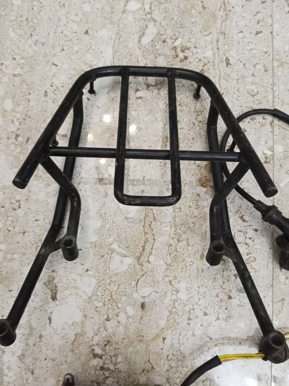 سلام عليكم مكاني بغداد حي الجامعة رقم الهاتف ***********
