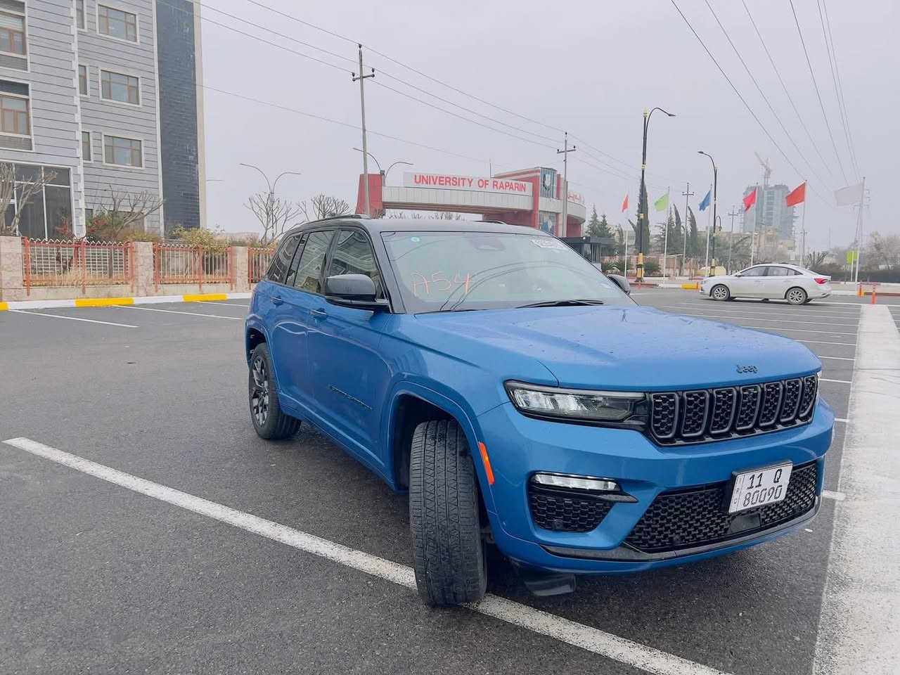 جيب سومت 2023 أعلى فئة بالجيب
فول فول مواصفات فورويل بارنوما 

حادثها قبغ الصندوك وجاملغ خلفي 

وJeep Summit Reserve 4Xe Plug-in Hybrid

هايبرد + بلك أن ( أعلى فئة بالجيب )

العداد: 35 mile فقط

المحرك: 2000 تيربو 380 حصان يعادل مكينة 5.7 هيمي

المواصفات:

5 بصمات

نظام تعليق هوائي ( جكات )

رادار ( امامي - جانبي - خلفي )

قيادة ذاتية

نظام الرؤية الليلية

مستشعر نوم السائق

أربع كامرات محيطية 360

خمسة بصمات دخول ذكي بدون مفتاح

بانوراما

كشنات دبل كهرباء + مساج + تدفئة + تبريد امامي خلفي

ميد اب ديسبلي

أنارة محيطية

نظام الصوت ماكنتوش ( 19 سماعة )

شاشة وسطية + شاشة امام الراكب

كيجات دجتل

فتح الصندوق الخلفي مع حركة القدم

المقاعد الأمامية والخلفية تبريد وتدفئة

مقعد السائق والراكب مساج

حساسات أمامية + خلفية

والقائمة تطول...

مكان السياره بغداد الزعفرانية

السيارة باسمي شخصيا ورقمها مميز حلو

سعرها 41000

اربع دفاتر وعشر اوراق 

***********
