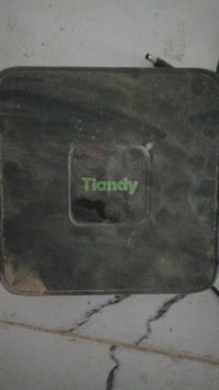 منظومه كاميرات جاهزه كامله مع تفرعاتها استعمال قليل اقل الشهر خزن لمده...