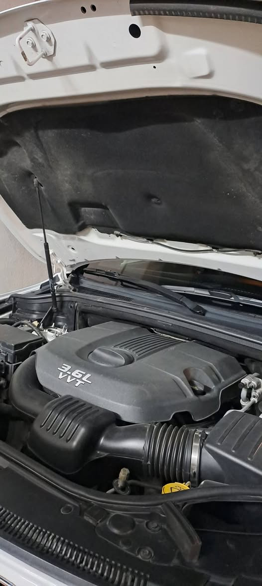 جيب شيروكي موديل 14 خليجي اب اسمي فول مواصفات لمتد ماشيه 98 ميل سياره جديده اب معنا الكلمه الي حاب يتصل ***********
