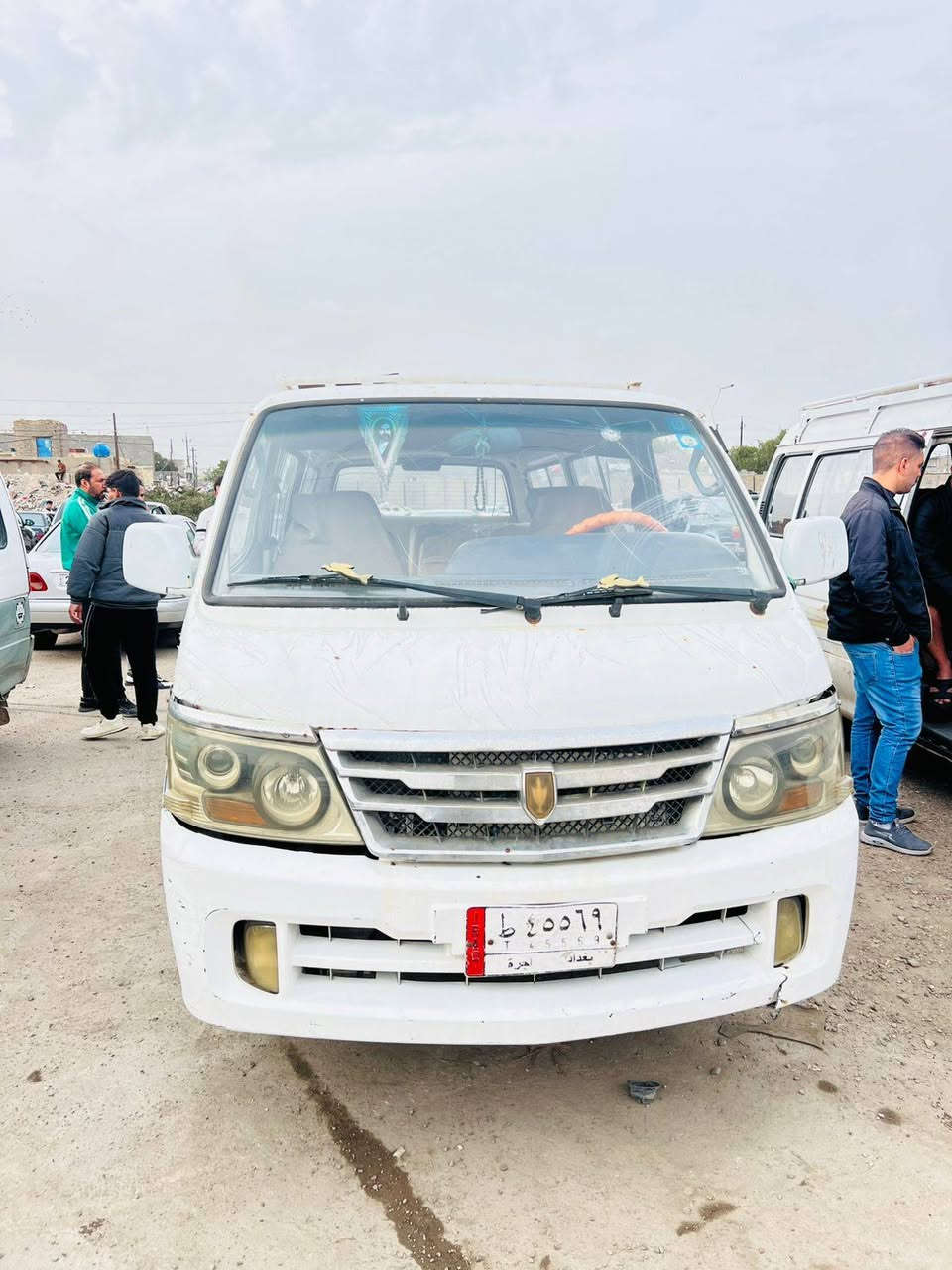 سلام عليكم جنبي مديل 2015 مكفولة من ضربة وصبغ مكينة وكير واكسل مكفولات رقم بغداد 63 وبيهة مجال قليل تصال على رقم غير مامتواجد على فيس ***********
