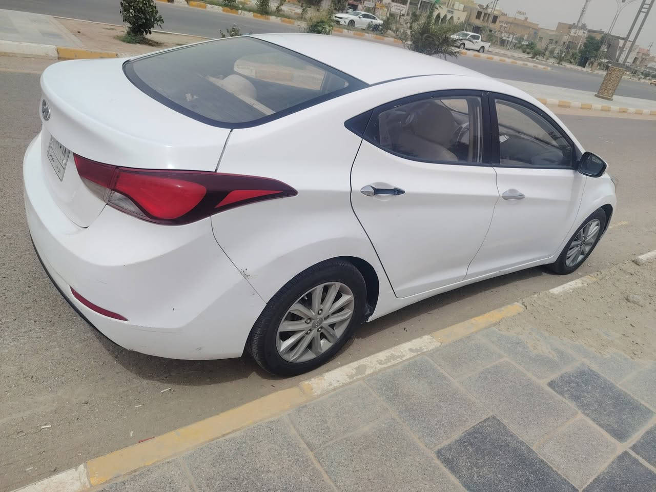 هونداي النترا ٢٠١٦ خليجي رش جاملغ امامي وباب خلفي محرك ٦٠٠ السعر ١٠٧   ***********و***********
