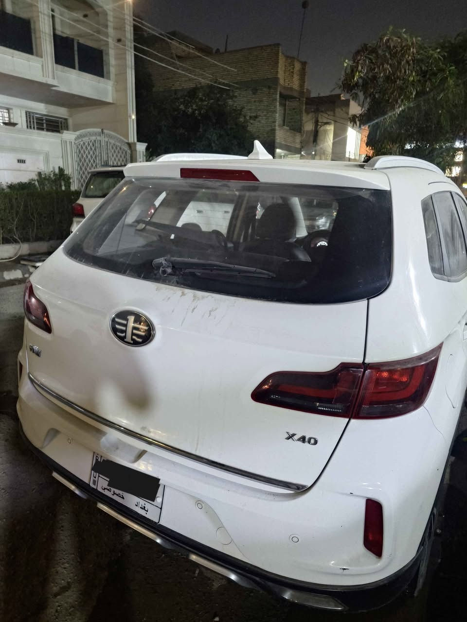 FAW X40 الموديل: 2018.

حجم المحرك: 1.6 لتر (1600) VCT

گير: أوتوماتيك 

السيارة من طلعت من الشركة لليوم اعبيها بانزين محسن

المواصفات:

فتحة سقف.

شاشة ذكية مع كاميرا خلفية.

تحكم ستيرن كامل.

تثبيت سرعة (Cruise Control).

حساسات خلفية.

كراسي جلد ونظام ISOFIX.
بصمتين

السيارة نظيفة وجاهزة من كل النواحي
رقم الهاتف ***********
السعر 108 وبيها مجال بغداد, العراق
